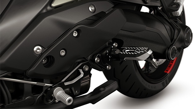 The adjustable footrest system of the R 1300 R from BMW Motorrad