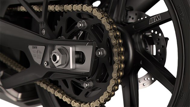 We see the M endurance chain of the S 1000 R.