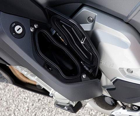 K 1600 GT storage compartments