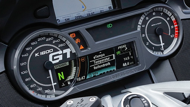 K 1600 GT cockpit