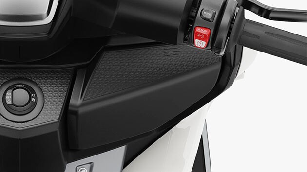 Smartphone compartment C 400 GT